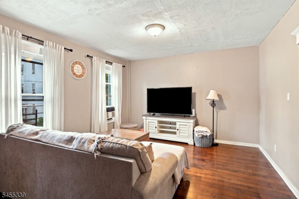 33 Grove Ter, Irvington Twp., NJ 07111 — photo 4