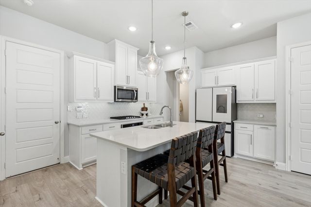 12952 Wymeth Drive, Farmers Branch, TX 75234