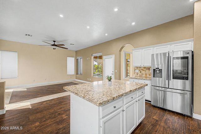 245 E SMOKE TREE Road, Gilbert, AZ 85296