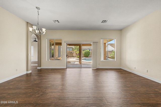 245 E SMOKE TREE Road, Gilbert, AZ 85296