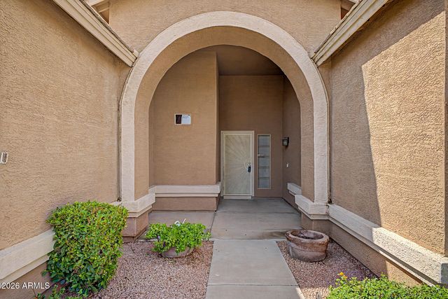 245 E SMOKE TREE Road, Gilbert, AZ 85296