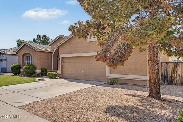 245 E SMOKE TREE Road, Gilbert, AZ 85296