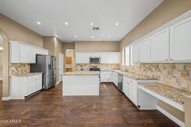 245 E SMOKE TREE Road, Gilbert, AZ 85296