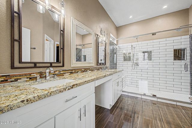 245 E SMOKE TREE Road, Gilbert, AZ 85296