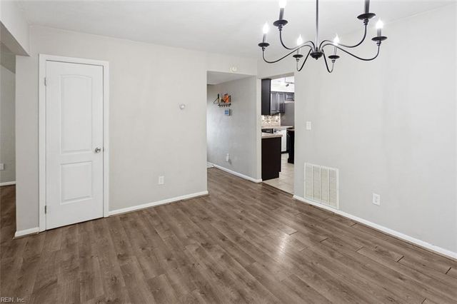 5900 Blackpoole LN, Virginia Beach, VA 23462