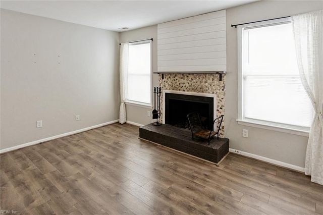 5900 Blackpoole LN, Virginia Beach, VA 23462