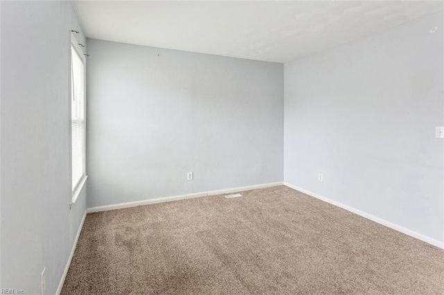 5900 Blackpoole LN, Virginia Beach, VA 23462