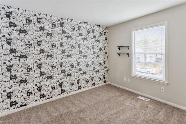 5900 Blackpoole LN, Virginia Beach, VA 23462