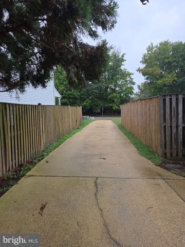 2304 LEYTON CT, Waldorf, MD 20603