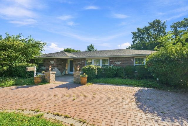 1124 Gael Drive, Joliet, IL 60435