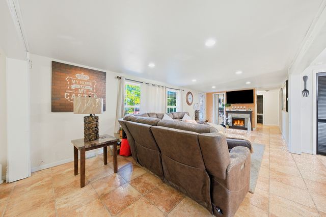 1124 Gael Drive, Joliet, IL 60435