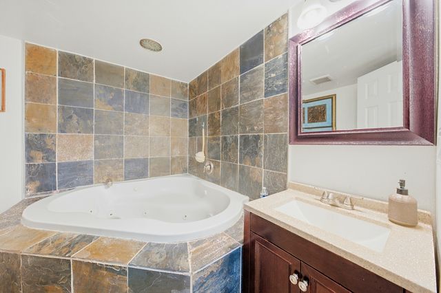 1124 Gael Drive, Joliet, IL 60435