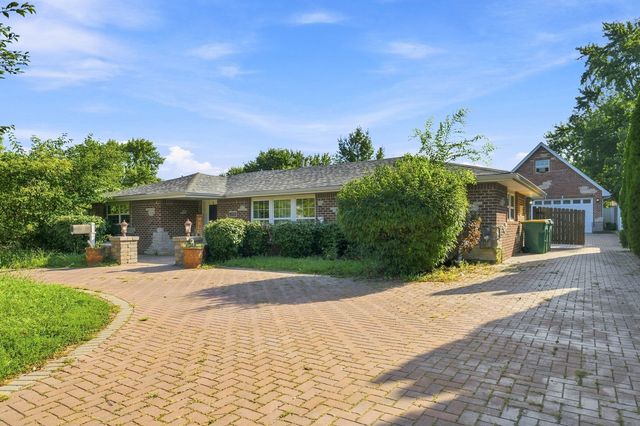 1124 Gael Drive, Joliet, IL 60435