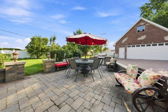 1124 Gael Drive, Joliet, IL 60435