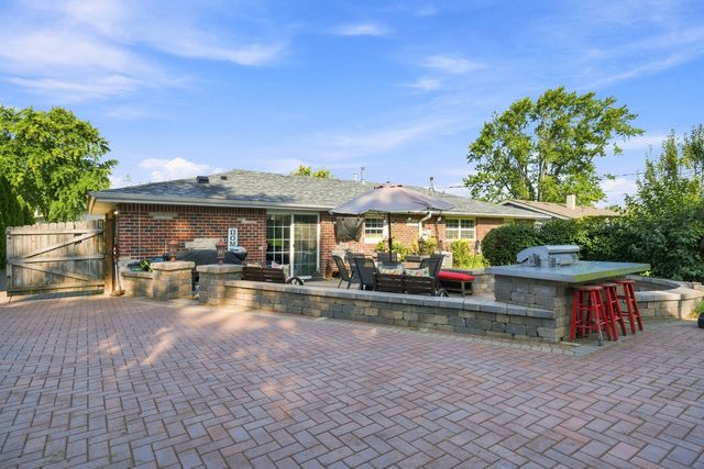 1124 Gael Drive, Joliet, IL 60435