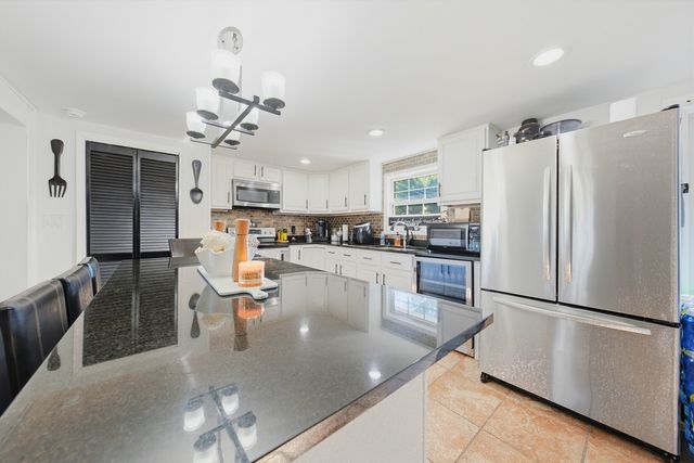 1124 Gael Drive, Joliet, IL 60435