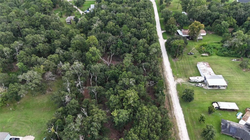 780 County Road 450, Dayton, TX 77535