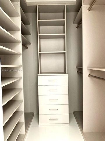 851 NE 1st Ave 2110, Miami, FL 33132