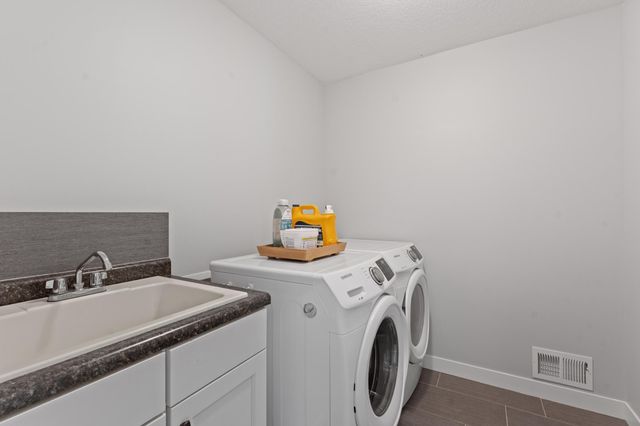 2260 Starburst Drive SW, Rochester, MN 55902