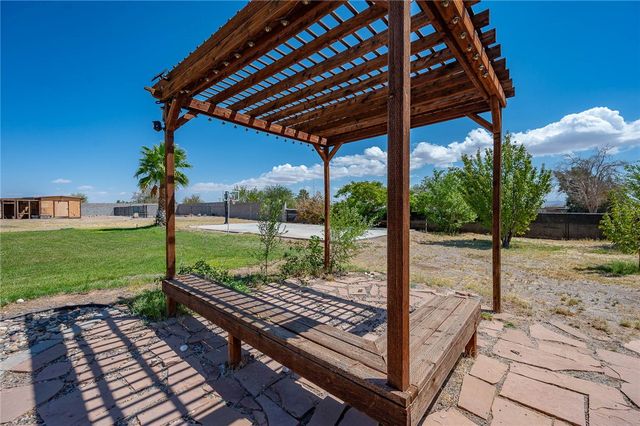 4100 N Skylark Road, Kingman, AZ 86409