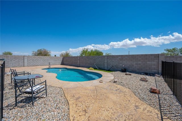4100 N Skylark Road, Kingman, AZ 86409