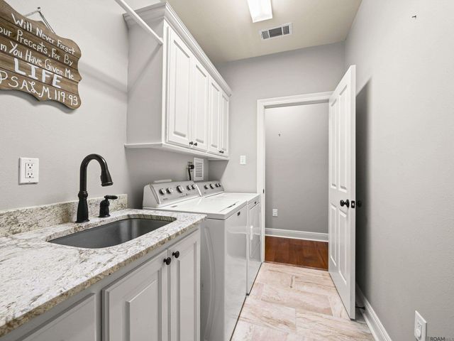 19910 Stone Hill Dr, Denham Springs, LA 70726