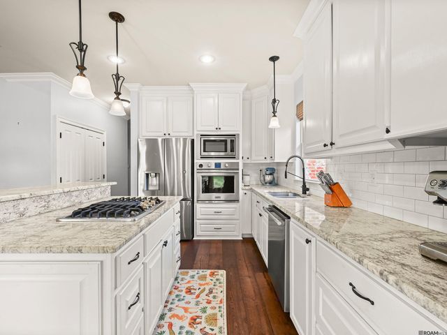 19910 Stone Hill Dr, Denham Springs, LA 70726