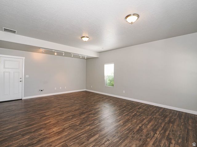 702 E 380 N, Vineyard, UT 84058