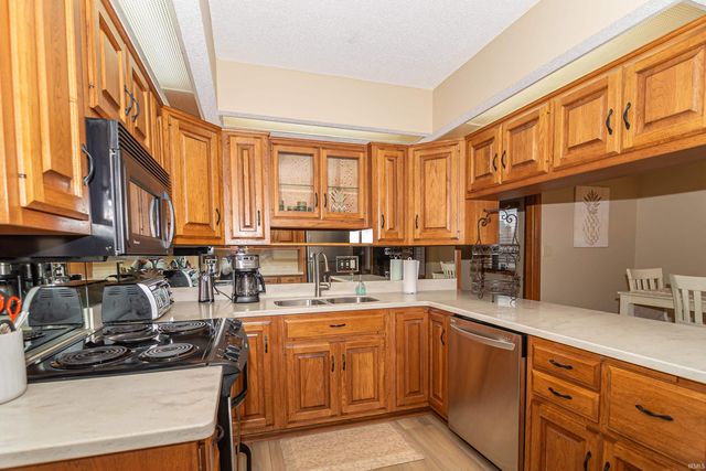 6409 Margot Way, Fort Wayne, IN 46835