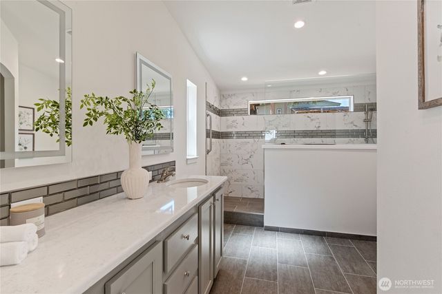 160 E Spruce Street, Union, WA 98592