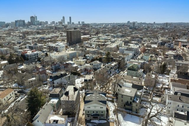 39 Oak St 39B, Somerville, MA 02143