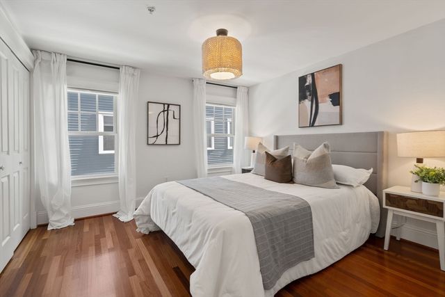 39 Oak St 39B, Somerville, MA 02143