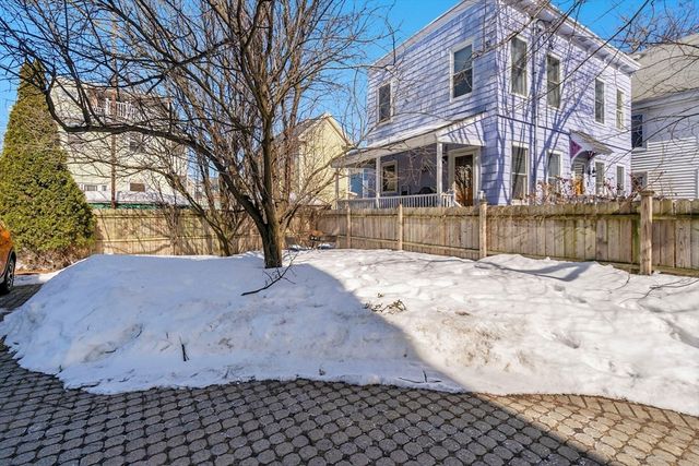 39 Oak St 39B, Somerville, MA 02143