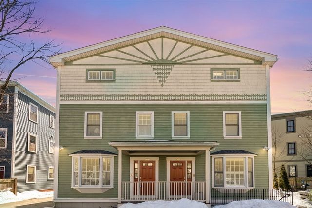 39 Oak St 39B, Somerville, MA 02143