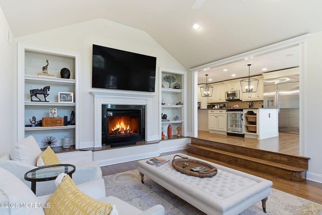 20 Rivers Edge Drive, Little Silver, NJ 07739