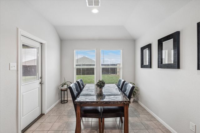 5913 Silverjack Trail, Denton, TX 76226