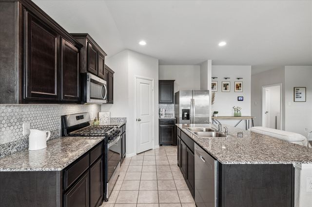 5913 Silverjack Trail, Denton, TX 76226