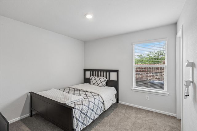 5913 Silverjack Trail, Denton, TX 76226