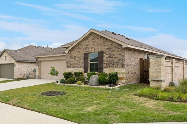 5913 Silverjack Trail, Denton, TX 76226