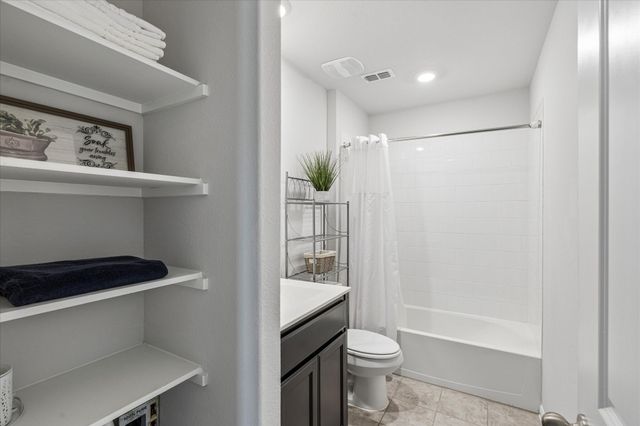 5913 Silverjack Trail, Denton, TX 76226