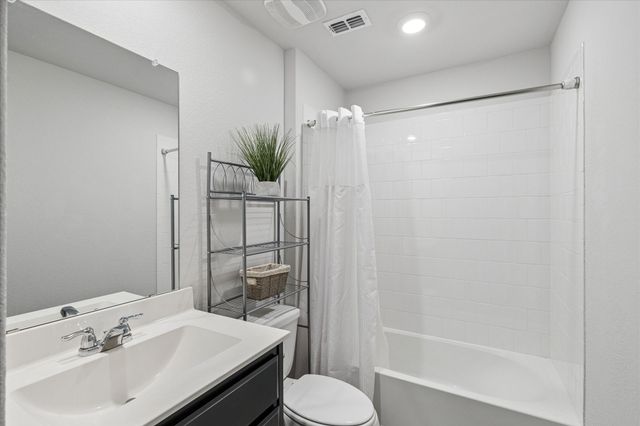 5913 Silverjack Trail, Denton, TX 76226