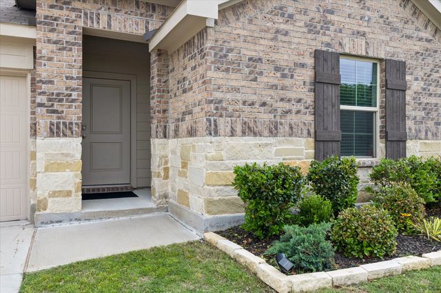 5913 Silverjack Trail, Denton, TX 76226