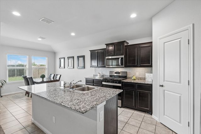 5913 Silverjack Trail, Denton, TX 76226