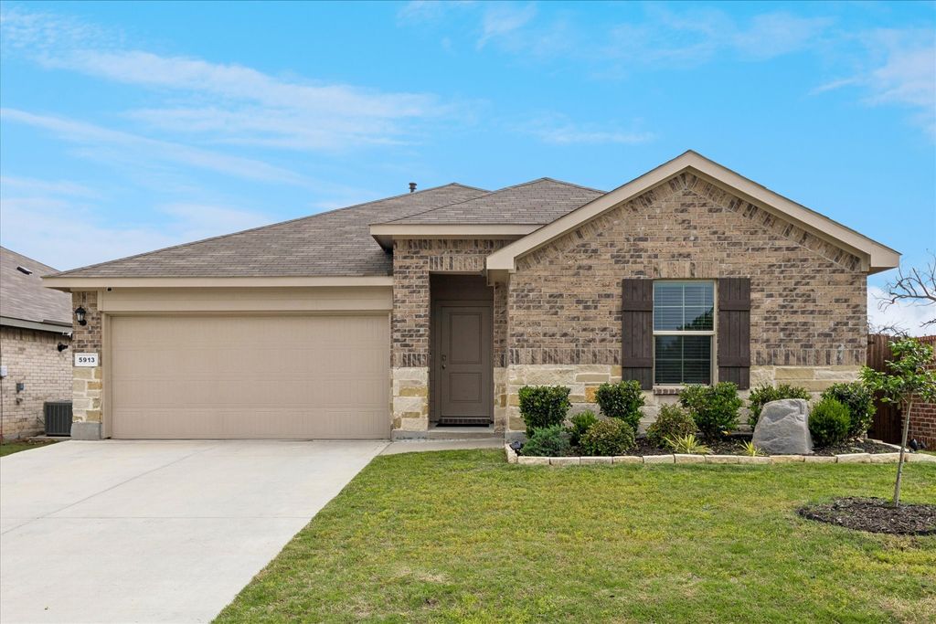 5913 Silverjack Trail, Denton, TX 76226