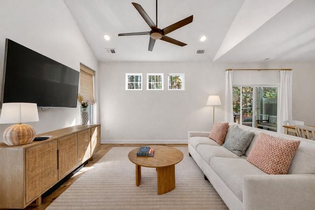 2568 Kingsfield Street, Mount Pleasant, SC 29466