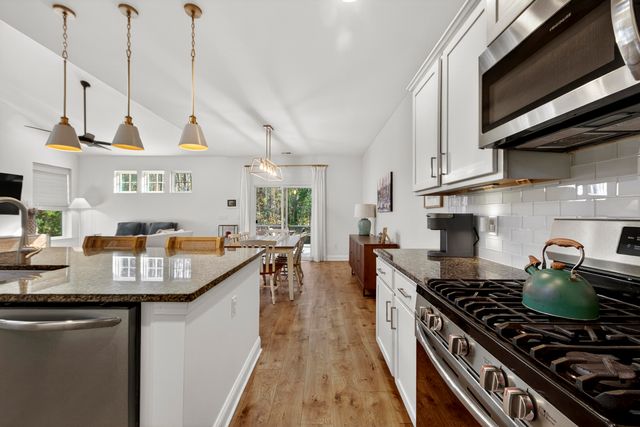 2568 Kingsfield Street, Mount Pleasant, SC 29466