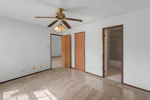 1203 WYNDHAM Court 105, Palatine, IL 60074