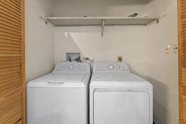 1203 WYNDHAM Court 105, Palatine, IL 60074