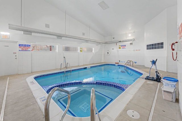 1203 WYNDHAM Court 105, Palatine, IL 60074