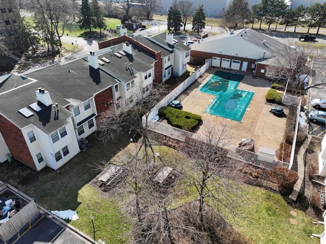 1203 WYNDHAM Court 105, Palatine, IL 60074